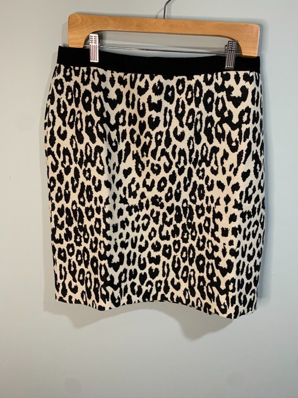 Ann Taylor Leopard Print Knit Skirt Size 12 Black White Pull On NWT